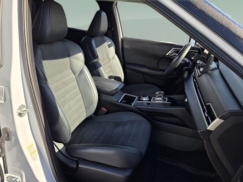 Used 2024 Mitsubishi Outlander SE FWD image 15