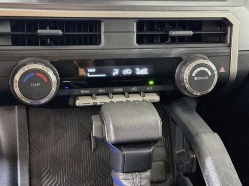 Used 2025 Toyota 4Runner SR5 AWD/4WD image 22