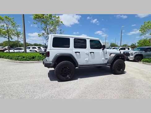 Used 2022 Jeep Wrangler Unlimited Sport w/ Sun And Sound Package AWD/4WD image 38