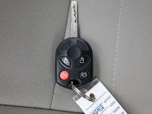 Used 2016 Ford C-MAX SE w/ Equipment Group 201A FWD image 24