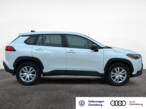 Used 2025 Toyota Corolla Cross L image 6