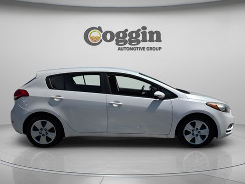 Used 2016 Kia Forte LX image 6