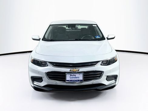 Used 2018 Chevrolet Malibu LT w/ Driver Confidence Package FWD image 2