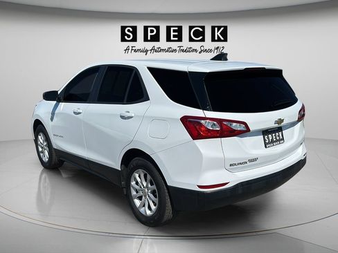 Used 2020 Chevrolet Equinox LS w/ LS Convenience Package AWD/4WD image 3