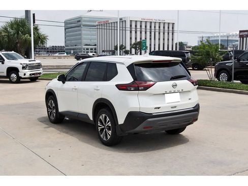 Used 2023 Nissan Rogue SV FWD image 4