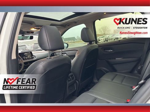 Used 2023 Nissan Rogue SV w/ SV Premium B Package image 24