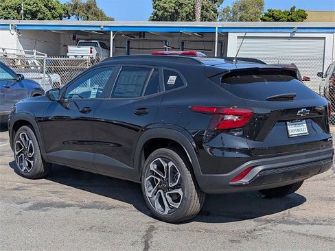 New 2026 Chevrolet Trax RS w/ Sunroof Package image 10