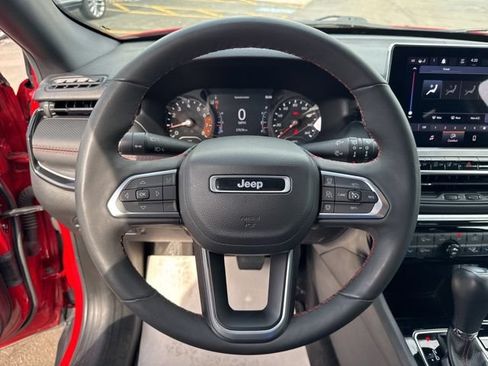 Used 2023 Jeep Compass Trailhawk w/ Trailhawk Convenience Group AWD/4WD image 12