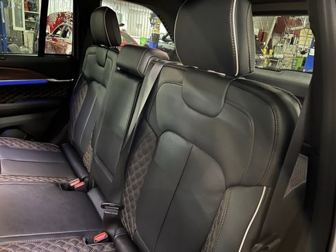 New 2025 Jeep Grand Cherokee Summit image 23