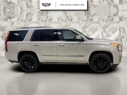 Used 2020 Cadillac Escalade Premium Luxury image 9