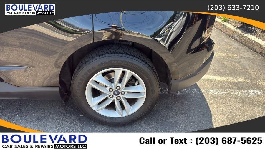 Used 2018 Ford Edge SEL w/ Equipment Group 201A AWD/4WD image 10