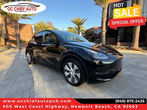 Used 2023 Tesla Model Y Long Range AWD/4WD image 1