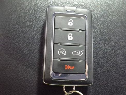 Used 2021 Jeep Grand Cherokee L Limited AWD/4WD image 29