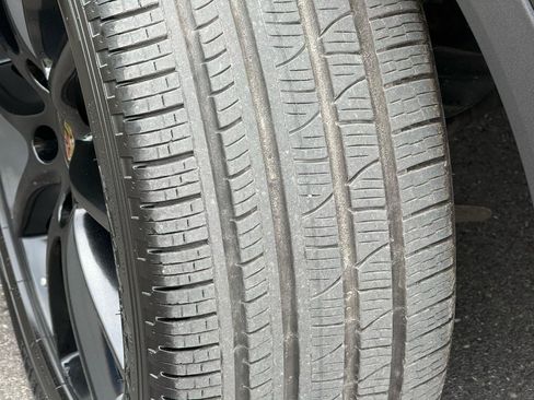 Used 2019 Porsche Cayenne E-Hybrid AWD/4WD image 43
