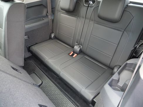 Used 2019 Volkswagen Tiguan S AWD/4WD image 35