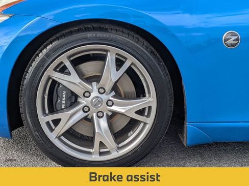 Used 2010 Nissan 370Z Touring w/ Sport Pkg image 13