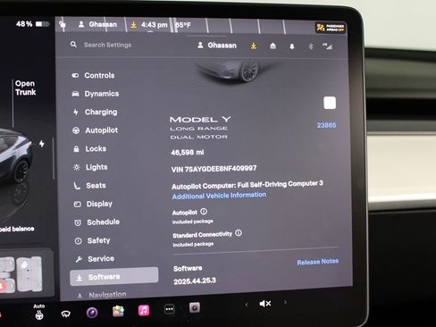 Used 2022 Tesla Model Y Long Range image 17