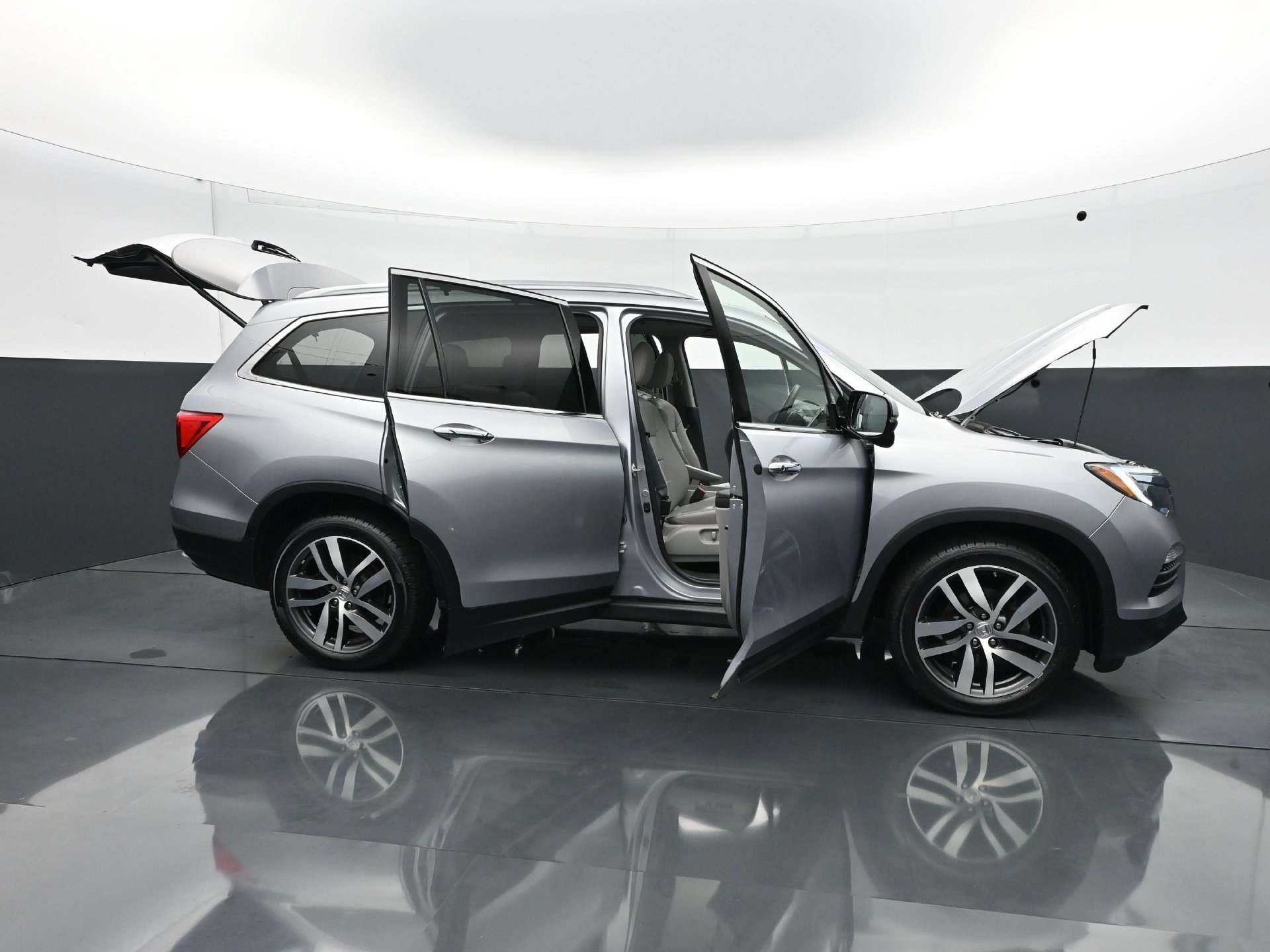 Used 2017 Honda Pilot Touring image 36