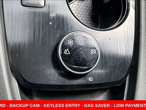 Used 2023 Nissan Rogue SV image 15