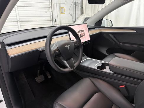 Used 2022 Tesla Model Y Long Range AWD/4WD image 13