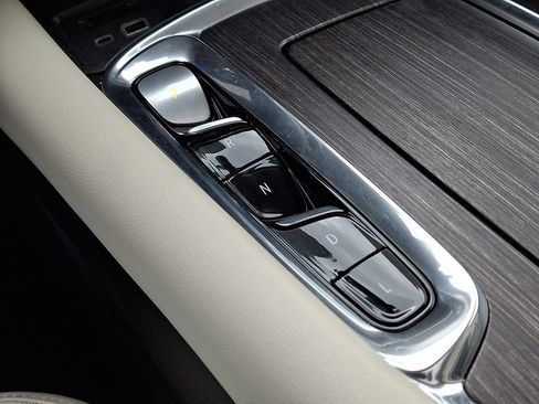 Used 2023 Buick Enclave Avenir w/ LPO, Floor Liner Package image 17