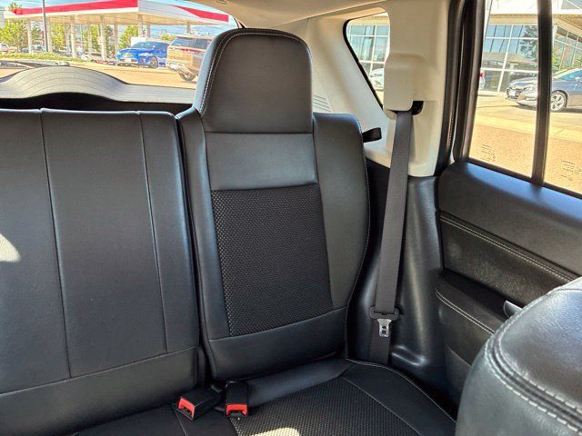 Used 2017 Jeep Compass Latitude AWD/4WD image 21