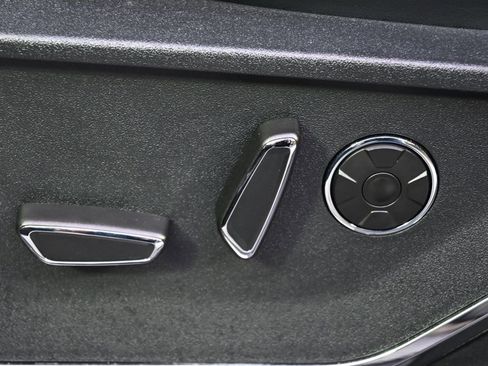 Used 2024 Ford F150 Platinum image 14