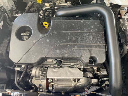 Used 2024 GMC Terrain SLT image 32