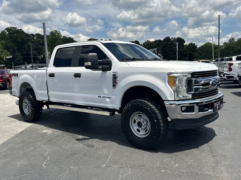 Used 2017 Ford F250 XL w/ Power Equipment Group AWD/4WD image 2