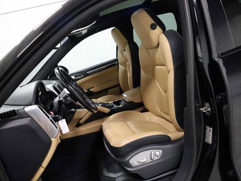 Used 2016 Porsche Cayenne S AWD/4WD image 5