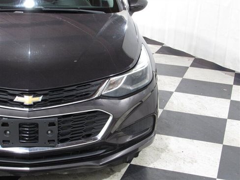 Used 2017 Chevrolet Cruze LT w/ Convenience Package image 34