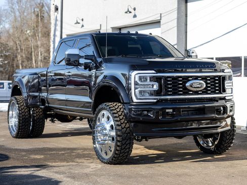 Used 2025 Ford F450 King Ranch w/ Chrome Package image 9