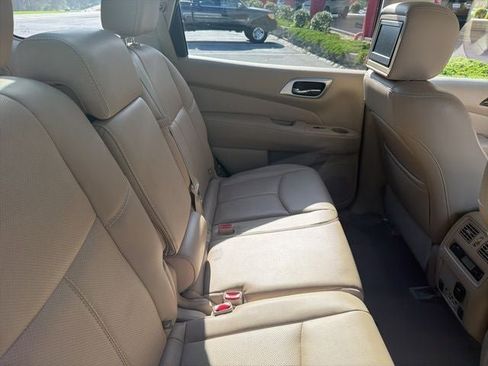 Used 2015 Nissan Pathfinder Platinum w/ Family Entertainment Package image 22