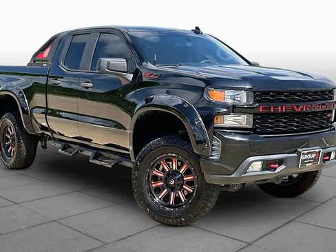 Used 2019 Chevrolet Silverado 1500 Custom Trail Boss w/ Custom Convenience Package AWD/4WD image 3