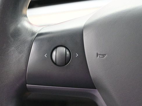 Used 2018 Tesla Model 3 Long Range RWD image 18