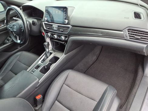 Used 2018 Honda Accord Sport image 11