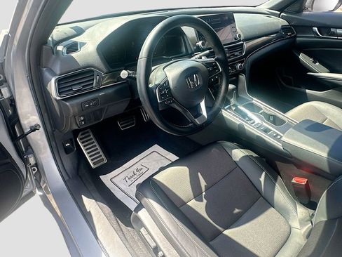 Used 2022 Honda Accord Sport image 9