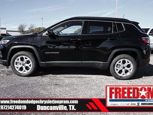 New 2026 Jeep Compass Latitude image 2