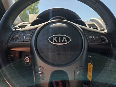 Used 2012 Kia Soul + w/ Audio Pkg FWD image 18