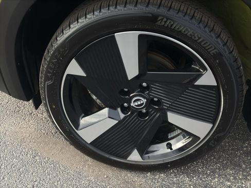 Used 2025 Nissan Kicks SR image 9