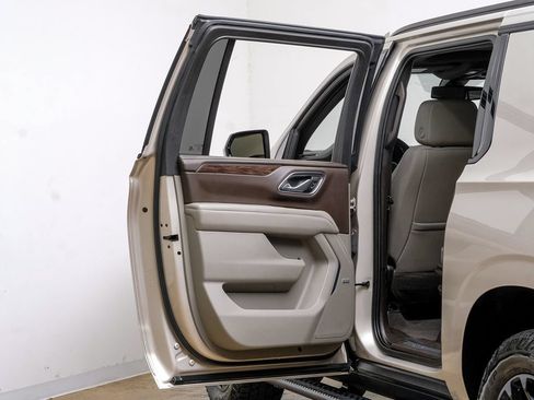 Used 2021 Chevrolet Suburban Z71 AWD/4WD image 41