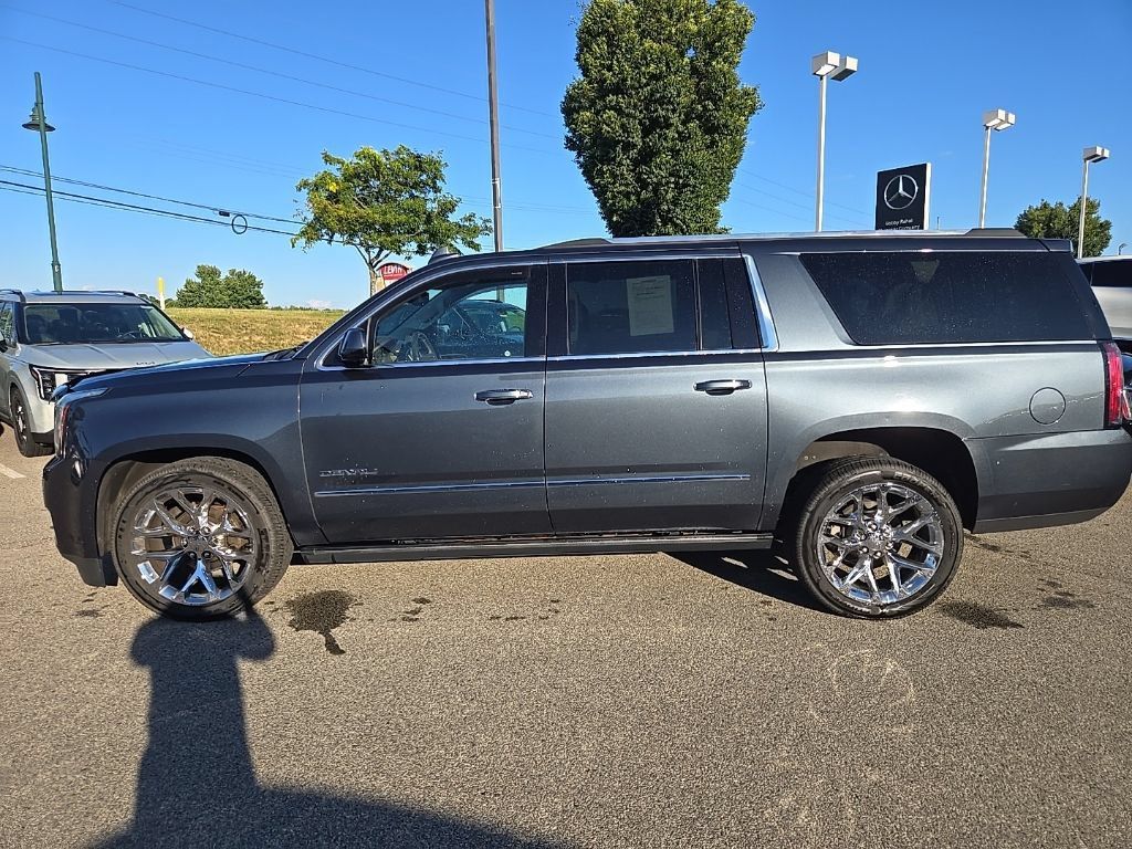 Used 2020 GMC Yukon XL Denali w/ Denali Premium Package AWD/4WD image 7
