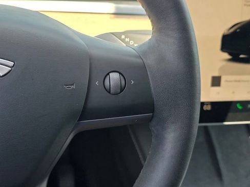 Used 2023 Tesla Model Y Long Range AWD/4WD image 27
