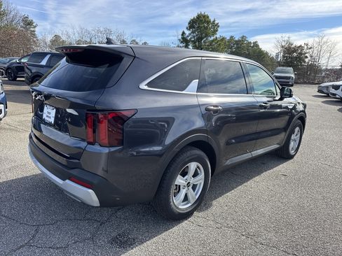 Certified 2025 Kia Sorento LX image 7