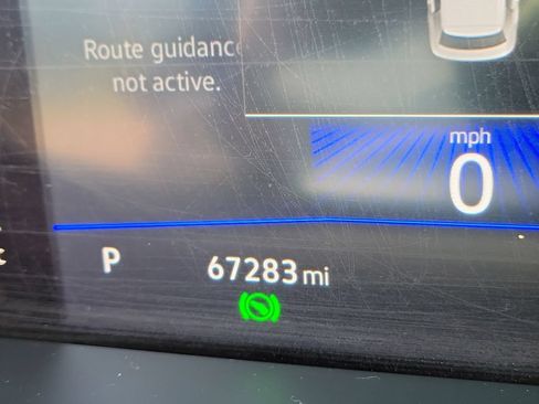 Used 2022 Volkswagen Tiguan SE w/ Panoramic Sunroof Package FWD image 26