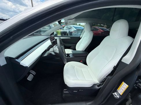 Used 2023 Tesla Model Y Performance AWD/4WD image 9