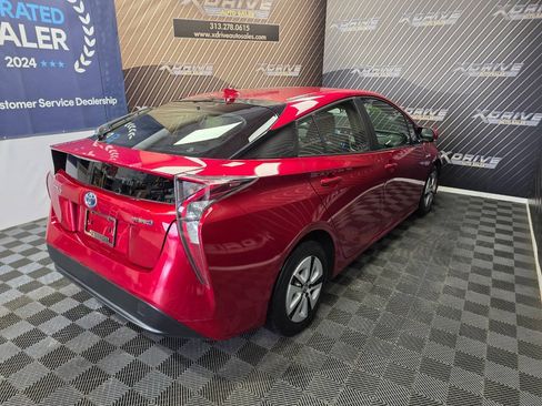 Used 2017 Toyota Prius Three FWD image 18