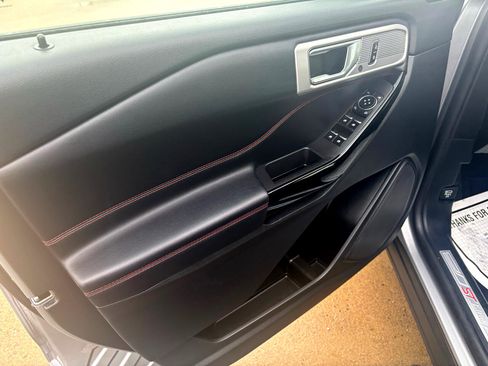 Used 2023 Ford Explorer ST-Line w/ Class IV Trailer Tow Package image 12