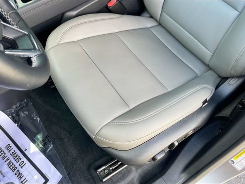 Used 2024 Chevrolet Traverse LT FWD image 19