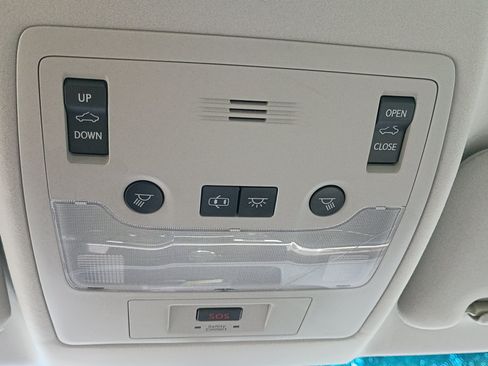 Used 2014 Lexus ES 350 w/ Luxury Package FWD image 28